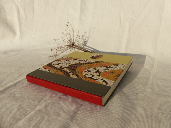 Carnet carré dos cuir rouille papier japonais