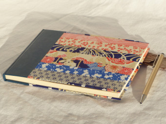 Cahier de note en cuir bleu, format paysage