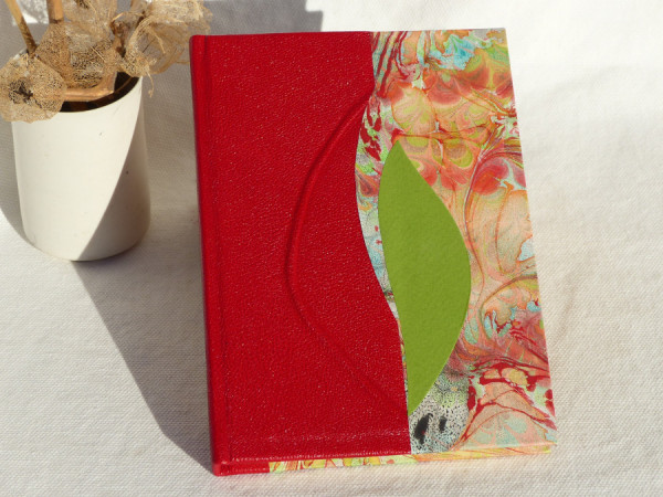 Carnet de note feuille en cuir rouge