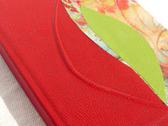 Carnet de note feuille en cuir rouge