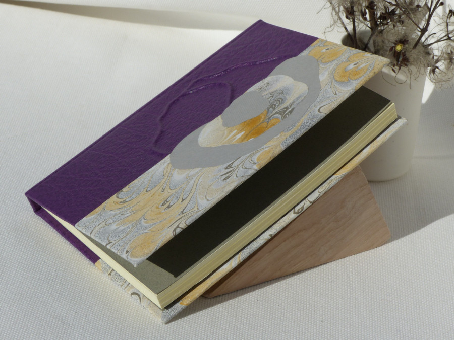 Carnet de note fleur en cuir violet