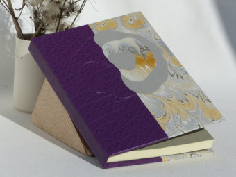 Carnet de note fleur en cuir violet