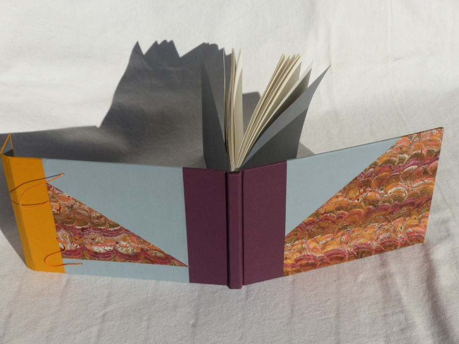 Carnet à dessin, en papier prune orange, papier 90g, format paysage