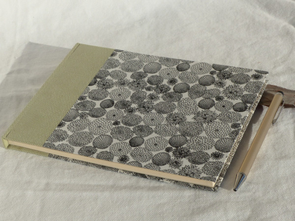 Cahier de note en cuir vert fantaisie, format paysage